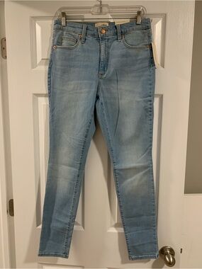 Universal Thread Light Wash Skinny Jeans - Women